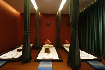 武汉蔡甸区泰式按摩的被动瑜伽：当身体被折叠成诗