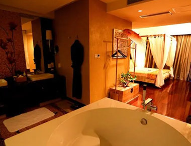 武汉蔡甸区养生会所的黄昏恋：当爱情遇上八十岁